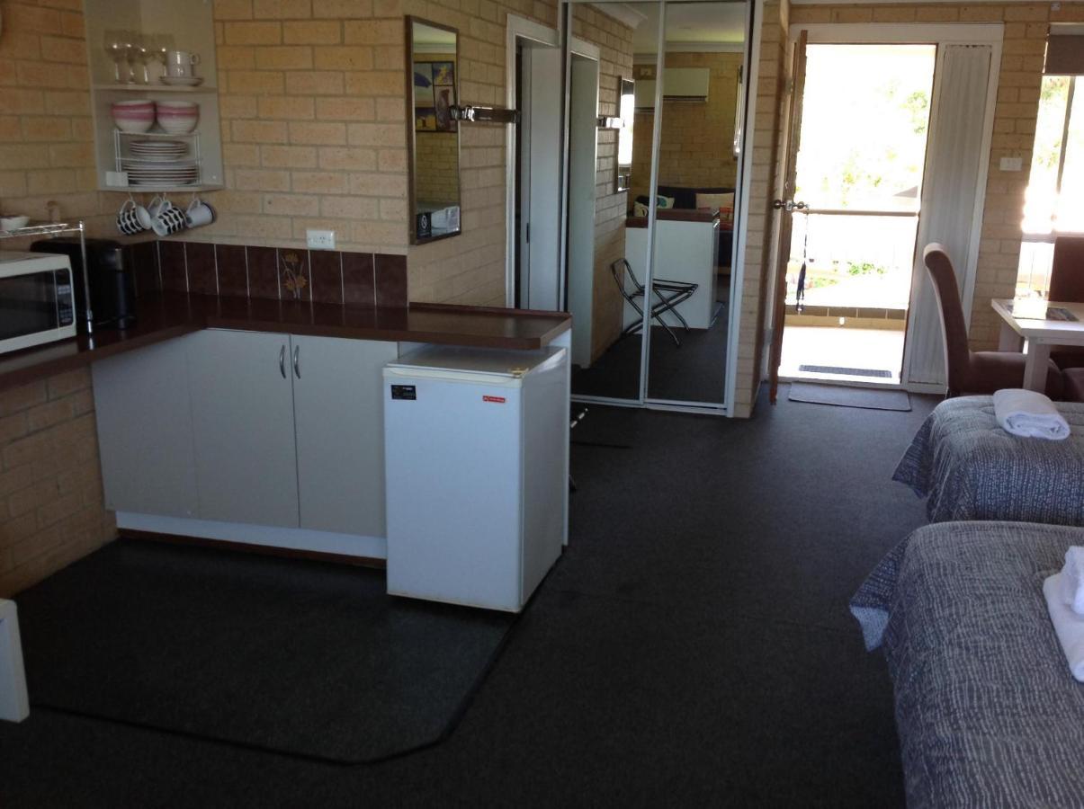 Avlon Gardens Motel Ballina Exterior photo
