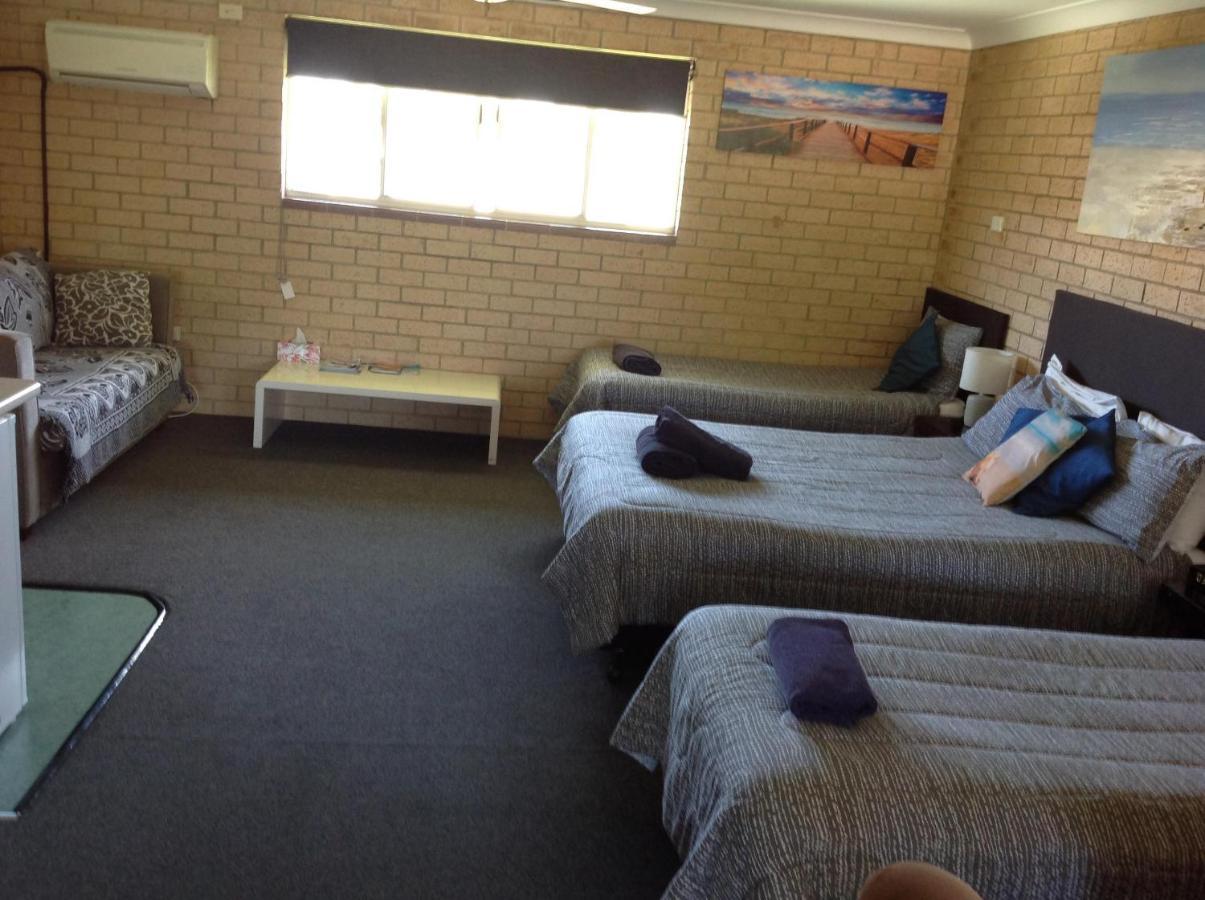 Avlon Gardens Motel Ballina Exterior photo
