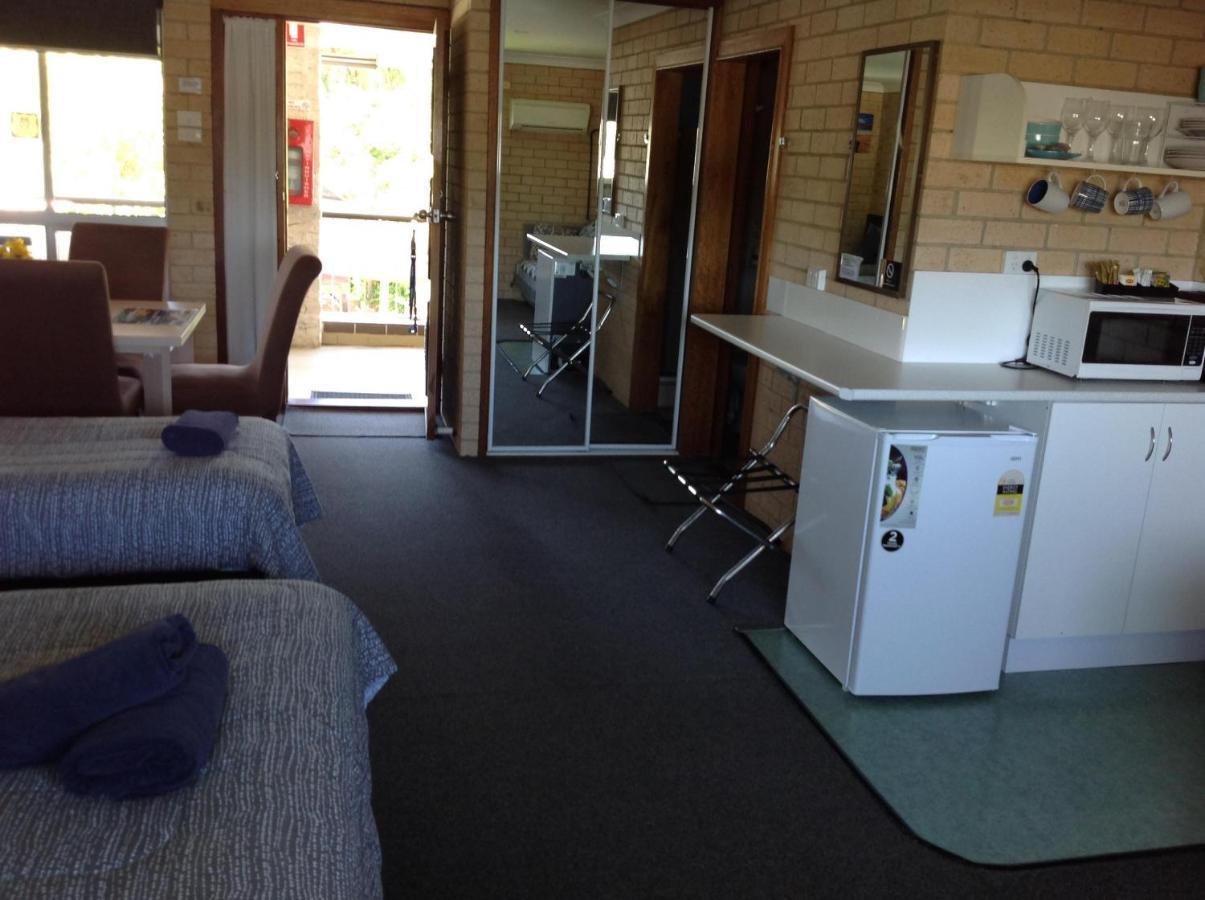 Avlon Gardens Motel Ballina Exterior photo