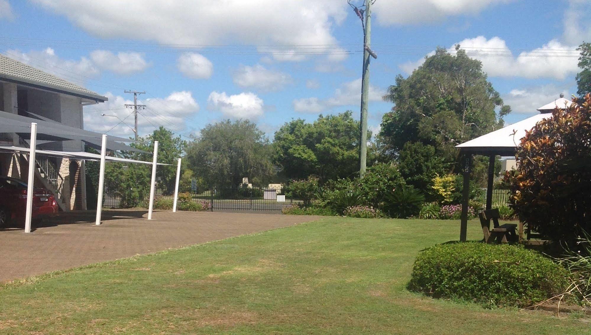 Avlon Gardens Motel Ballina Exterior photo
